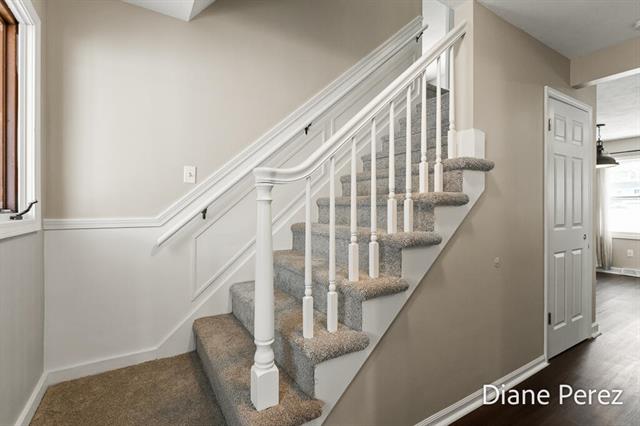 Builiding view seventeen for 1920 Glenmoor, Grand Rapids, MI. 49508