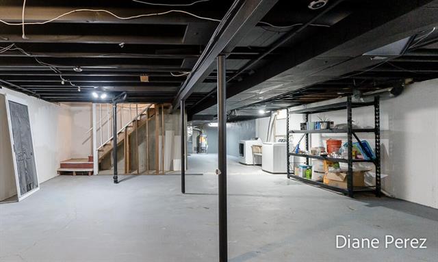 Builiding view thirty five for 1920 Glenmoor, Grand Rapids, MI. 49508