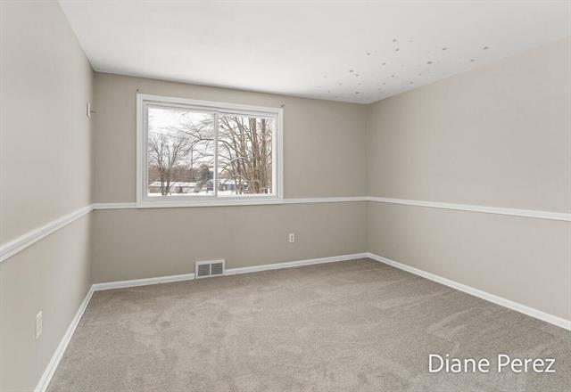 Builiding view thirty one for 1920 Glenmoor, Grand Rapids, MI. 49508