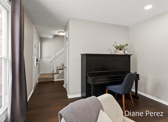 Builiding view three for 1920 Glenmoor, Grand Rapids, MI. 49508