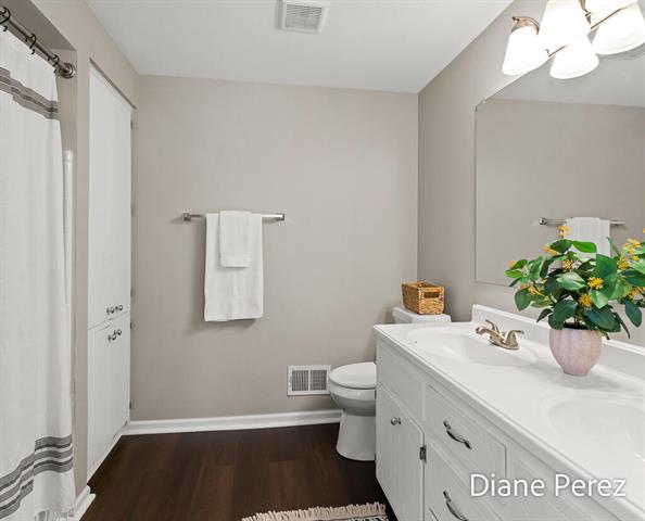 Builiding view twenty six for 1920 Glenmoor, Grand Rapids, MI. 49508