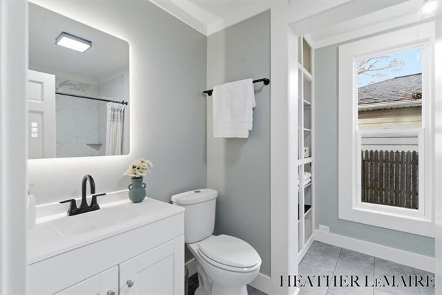 Builiding view eleven for 821 College, Grand Rapids, MI. 49503