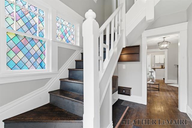 Builiding view thirteen for 821 College, Grand Rapids, MI. 49503