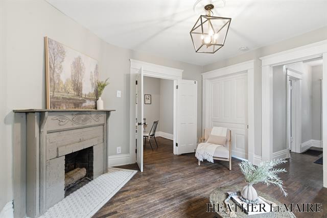 Builiding view three for 821 College, Grand Rapids, MI. 49503