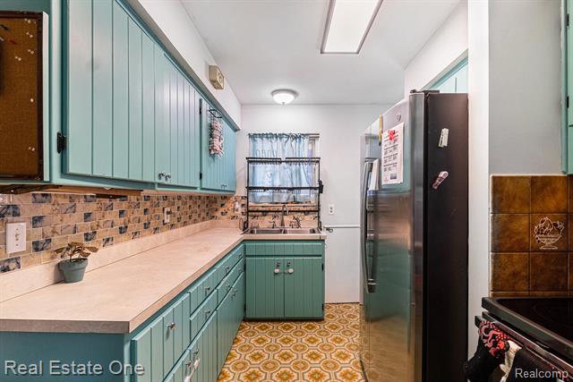 Builiding view five for 1148 Parallel, Fenton, MI. 48430