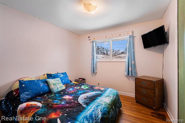 Builiding view nine for 1148 Parallel, Fenton, MI. 48430