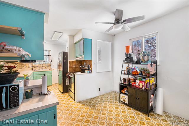 Builiding view six for 1148 Parallel, Fenton, MI. 48430