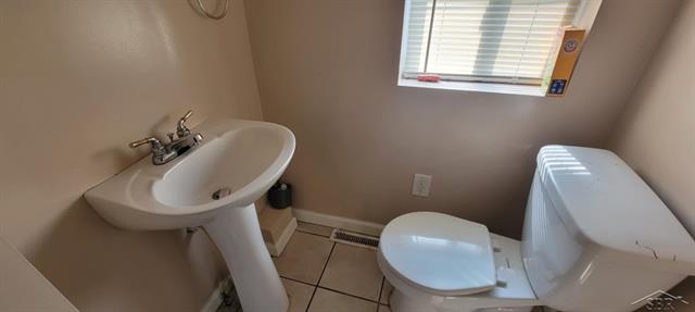 Builiding view thirteen for 269 Shattuck, Saginaw, MI. 48604