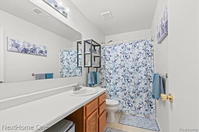 Builiding view sixteen for 8564 Fox River, Fowlerville, MI. 48836