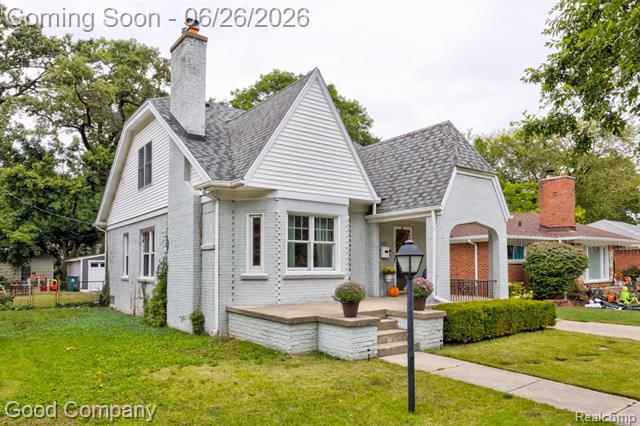 Builiding view fifty one for 1526 W 12 Mile, Royal Oak, MI. 48073