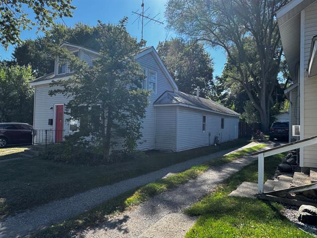 Builiding view two for 213 Montcalm, Greenville, MI. 48838