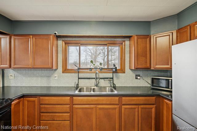 Builiding view fifteen for 1251 Reading Rd, Hillsdale, MI. 49242