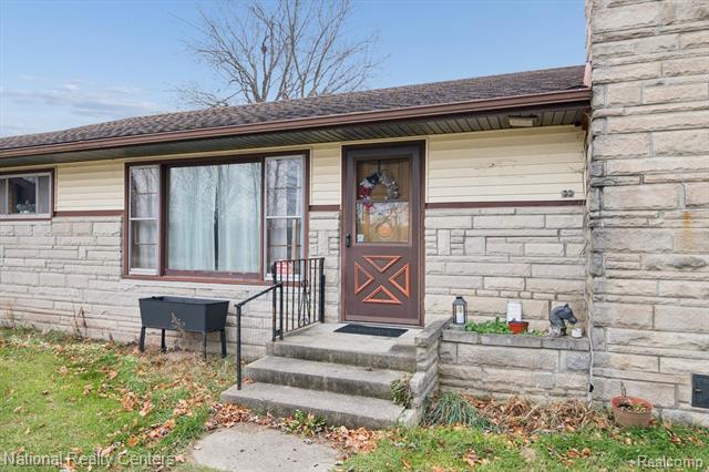 Builiding view five for 1251 Reading Rd, Hillsdale, MI. 49242