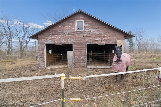 Builiding view forty one for 1251 Reading Rd, Hillsdale, MI. 49242