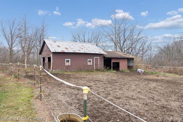 Builiding view thirty nine for 1251 Reading Rd, Hillsdale, MI. 49242