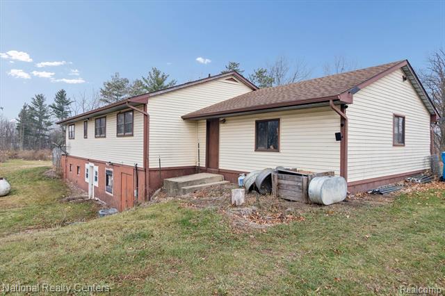 Builiding view thirty seven for 1251 Reading Rd, Hillsdale, MI. 49242