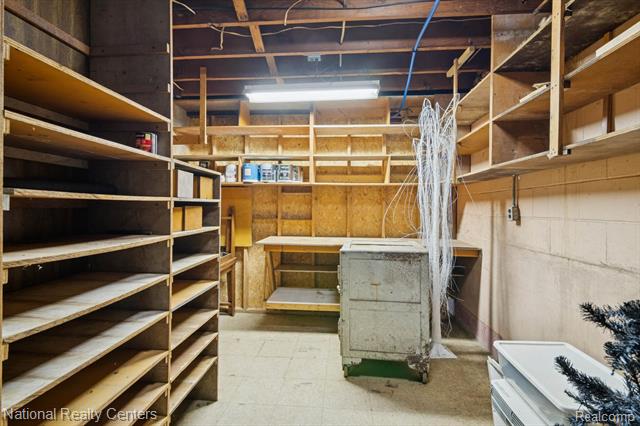 Builiding view thirty three for 1251 Reading Rd, Hillsdale, MI. 49242