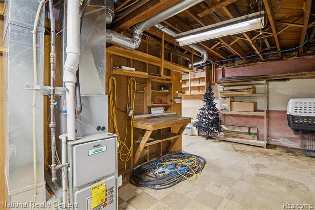 Builiding view thirty two for 1251 Reading Rd, Hillsdale, MI. 49242