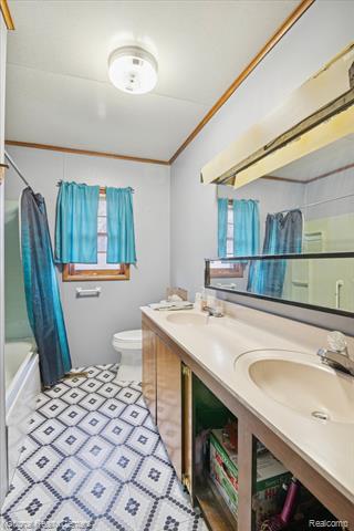 Builiding view twenty four for 1251 Reading Rd, Hillsdale, MI. 49242