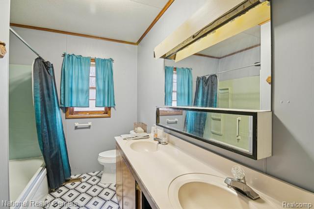 Builiding view twenty three for 1251 Reading Rd, Hillsdale, MI. 49242