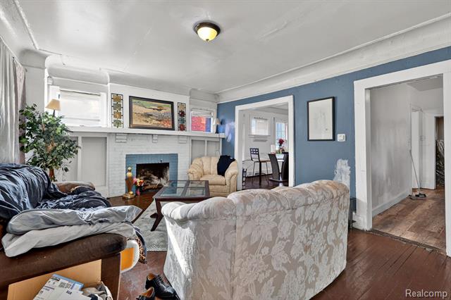 Builiding view eight for 5773 Lakewood, Detroit, MI. 48213