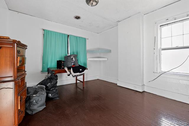 Builiding view seventeen for 5773 Lakewood, Detroit, MI. 48213