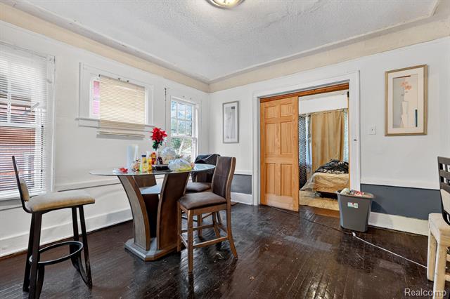 Builiding view thirteen for 5773 Lakewood, Detroit, MI. 48213