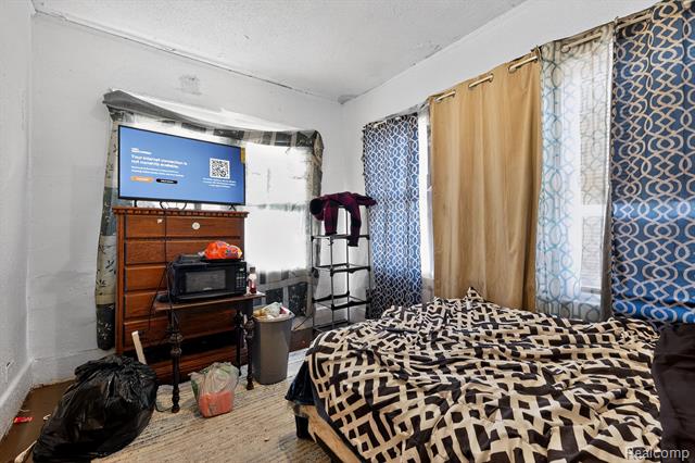 Builiding view twenty one for 5773 Lakewood, Detroit, MI. 48213