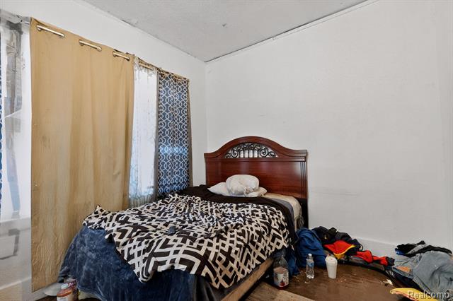 Builiding view twenty two for 5773 Lakewood, Detroit, MI. 48213