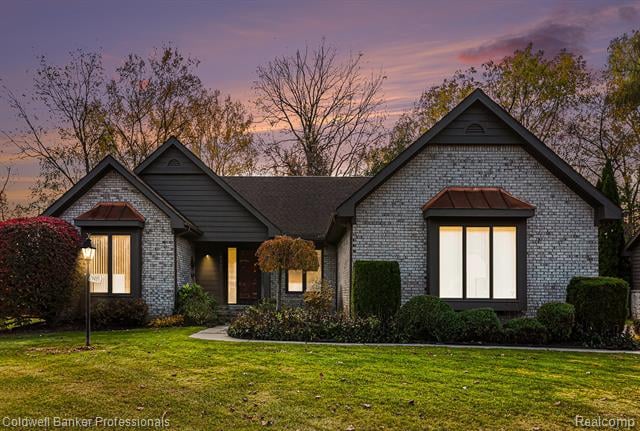 front view for 29495 Ashford Pkwy, Farmington, Mi. 48334