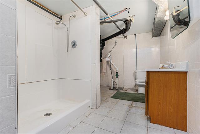 Builiding view eleven for 116 24Th, Battle Creek, MI. 49015