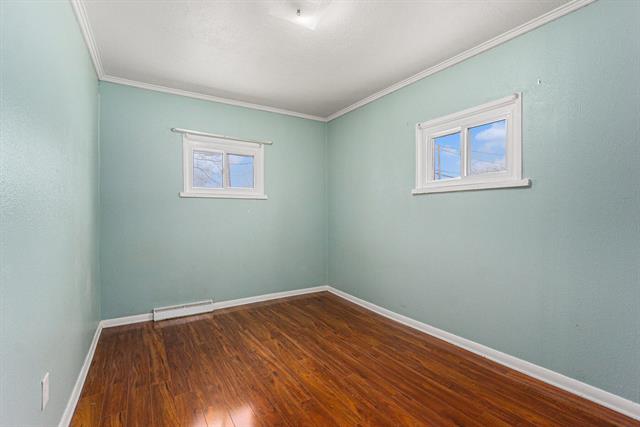 Builiding view five for 116 24Th, Battle Creek, MI. 49015