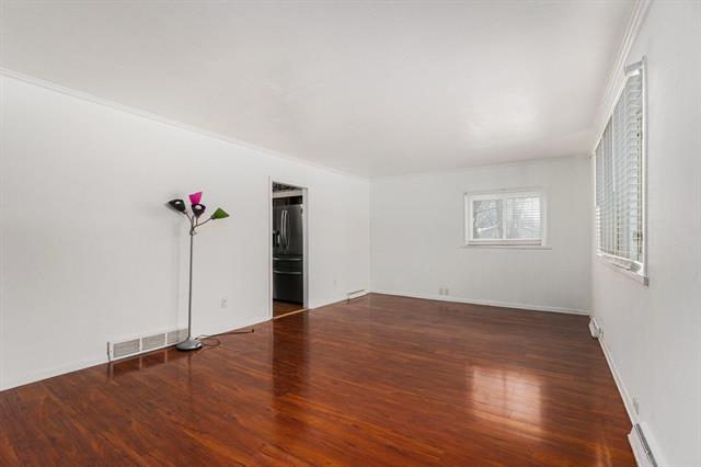 Builiding view two for 116 24Th, Battle Creek, MI. 49015