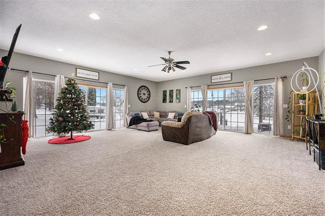 Builiding view eight for 21067 North, Battle Creek, MI. 49017