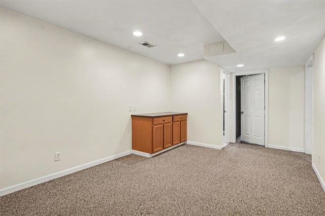 Builiding view nine for 2499 Greenwood, Muskegon, MI. 49441