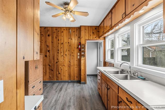 Builiding view seventeen for 94 Division, Sparta, MI. 49345