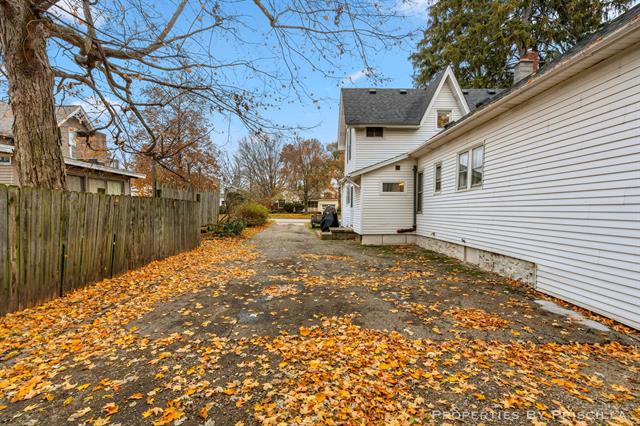 Builiding view thirty nine for 94 Division, Sparta, MI. 49345