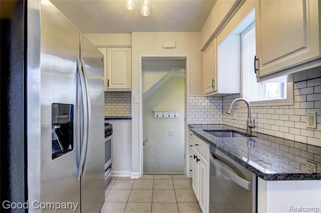 Builiding view eleven for 1027 Orchard Grove, Royal Oak, MI. 48067