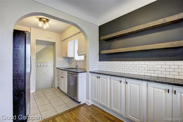 Builiding view nine for 1027 Orchard Grove, Royal Oak, MI. 48067