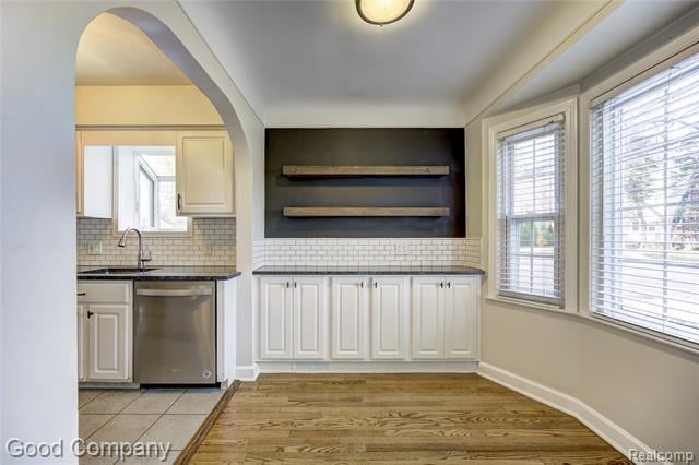 Builiding view six for 1027 Orchard Grove, Royal Oak, MI. 48067