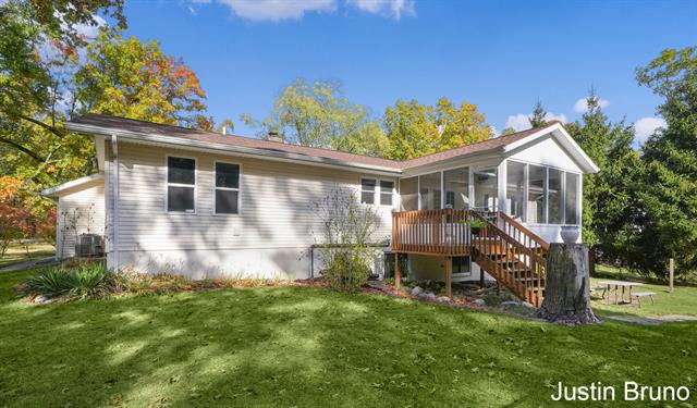 Builiding view thirty two for 4301 White Lake, Whitehall, MI. 49461