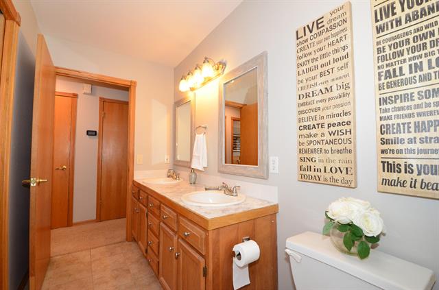 Builiding view eighteen for 8661 Grainery, Caledonia, MI. 49316