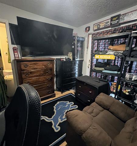 Builiding view nineteen for 6340 Quarterline, Spring Lake, MI. 49456