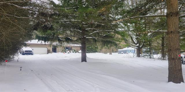 Builiding view one for 6340 Quarterline, Spring Lake, MI. 49456