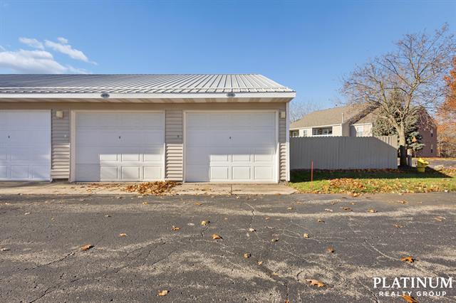 Builiding view nineteen for 3075 Poplar Creek, Grand Rapids, MI. 49512