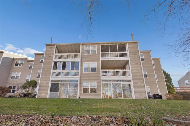 Builiding view twenty for 3075 Poplar Creek, Grand Rapids, MI. 49512