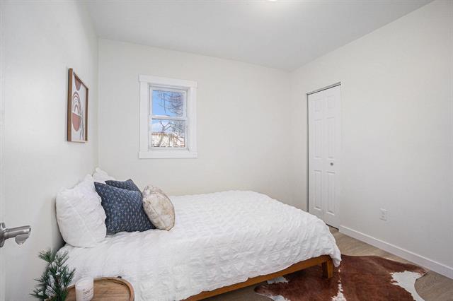 Builiding view five for 514 Fenimore, Kalamazoo, MI. 49048