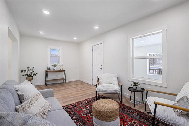 Builiding view two for 514 Fenimore, Kalamazoo, MI. 49048