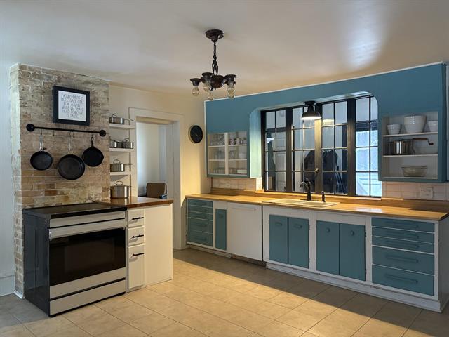 Builiding view ten for 342 62Nd, South Haven, MI. 49090