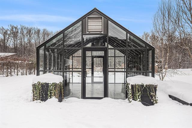 Builiding view twenty five for 342 62Nd, South Haven, MI. 49090